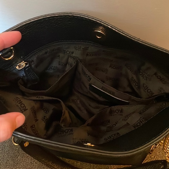 Michael Kors black pebbled leather shoulder bag with matching Wallet - Picture 9 of 17